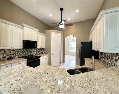 26577 Barranquilla Avenue - Photo Thumbnail 7