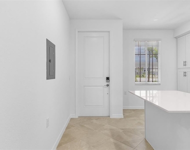 14191 Heritage Landing Boulevard - Photo Thumbnail 4