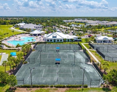14191 Heritage Landing Boulevard - Photo Thumbnail 11