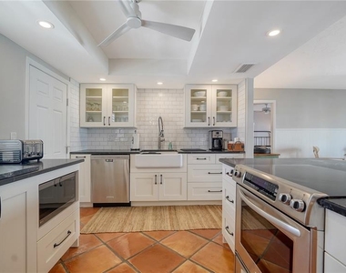 800 Benjamin Franklin Drive - Photo Thumbnail 12