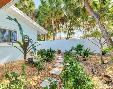 5628 Cape Leyte Drive - Photo Thumbnail 22