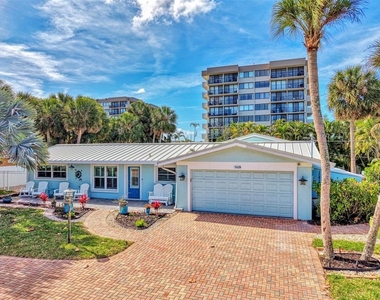 5628 Cape Leyte Drive - Photo Thumbnail 11