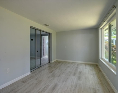 3024 Chase Circle - Photo Thumbnail 18