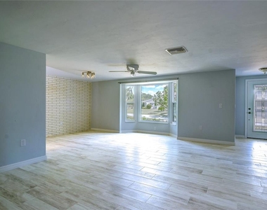 3024 Chase Circle - Photo Thumbnail 4