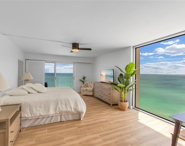 2301 Gulf Of Mexico Drive - Photo Thumbnail 3