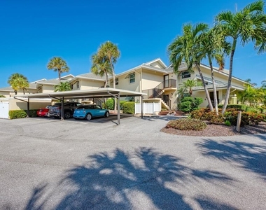 4660 Ocean Boulevard - Photo Thumbnail 2