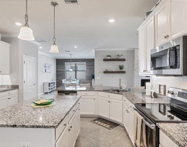 11408 Autumn Leaf Way - Photo Thumbnail 9