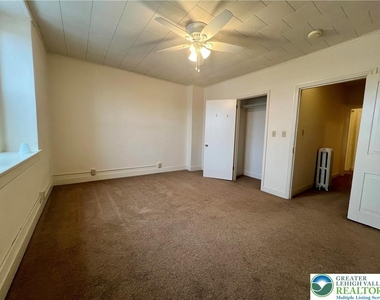 606 W Broad Street - Photo Thumbnail 9