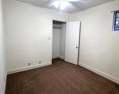 606 W Broad Street - Photo Thumbnail 7