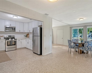 209 Briggs Court - Photo Thumbnail 7