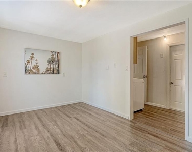 209 Briggs Court - Photo Thumbnail 27