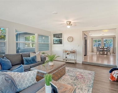 209 Briggs Court - Photo Thumbnail 14
