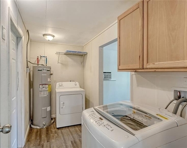 209 Briggs Court - Photo Thumbnail 28