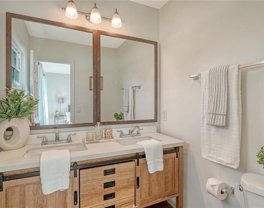 209 Briggs Court - Photo Thumbnail 17