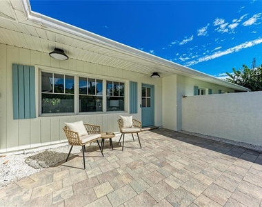 431 Island Circle - Photo Thumbnail 5