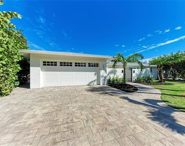 431 Island Circle - Photo Thumbnail 1