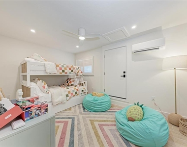 431 Island Circle - Photo Thumbnail 36