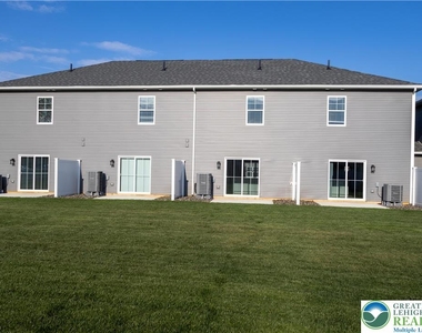 1411 Greenview Drive - Photo Thumbnail 22