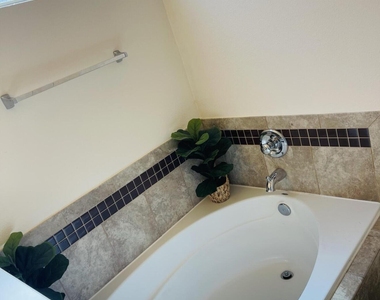12605 Azulejos Street - Photo Thumbnail 10