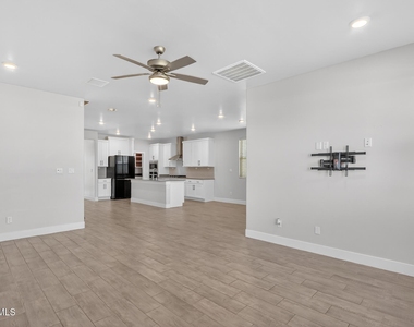 2233 Sandstone Place - Photo Thumbnail 29