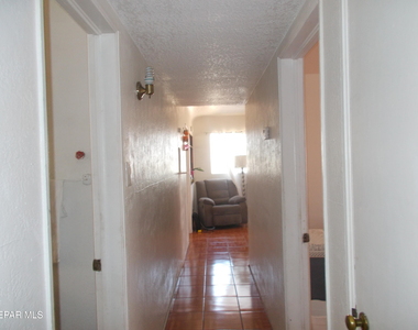 7724 Mustang Avenue - Photo Thumbnail 7