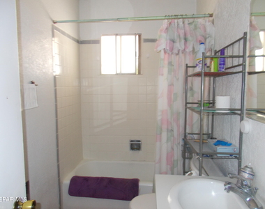 7724 Mustang Avenue - Photo Thumbnail 11