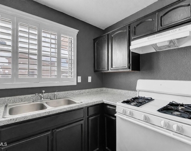 3092 Tierra Bowles Drive - Photo Thumbnail 9