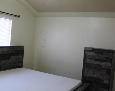 5947 Deer Avenue - Photo Thumbnail 12