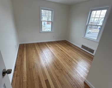 11 Colony Street - Photo Thumbnail 15
