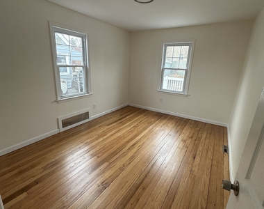 11 Colony Street - Photo Thumbnail 9