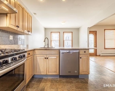 79 Atwater Street - Photo Thumbnail 5