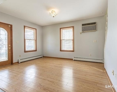 79 Atwater Street - Photo Thumbnail 6