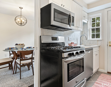 289 Bridge Street - Photo Thumbnail 5