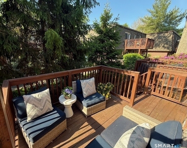 289 Bridge Street - Photo Thumbnail 24
