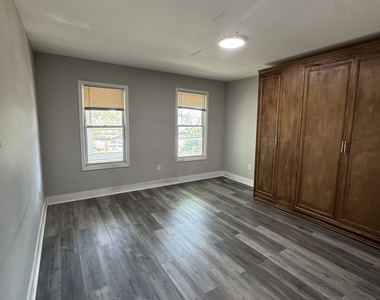 222 Hallock Avenue - Photo Thumbnail 7