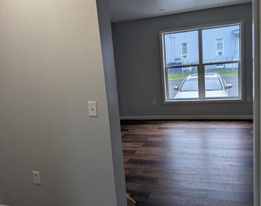 619 Shelton Street - Photo Thumbnail 5