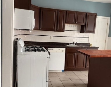 715 Noble Avenue - Photo Thumbnail 7