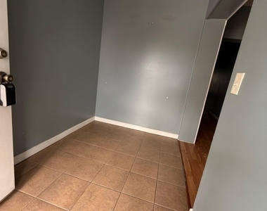 715 Noble Avenue - Photo Thumbnail 10