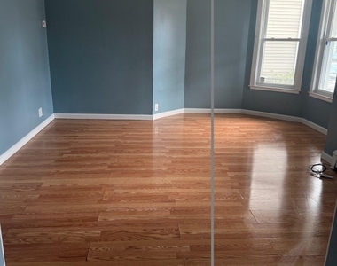 715 Noble Avenue - Photo Thumbnail 3