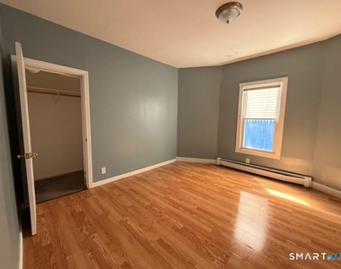 715 Noble Avenue - Photo Thumbnail 2