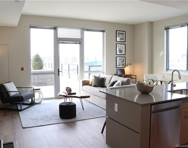 880 Pacific Street - Photo Thumbnail 18