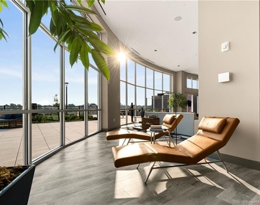 880 Pacific Street - Photo Thumbnail 2