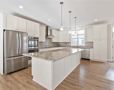 6427 Melissa Street - Photo Thumbnail 4