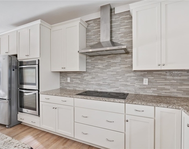 6427 Melissa Street - Photo Thumbnail 5