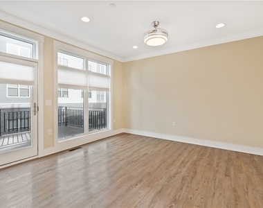 6427 Melissa Street - Photo Thumbnail 7