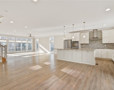 6427 Melissa Street - Photo Thumbnail 8