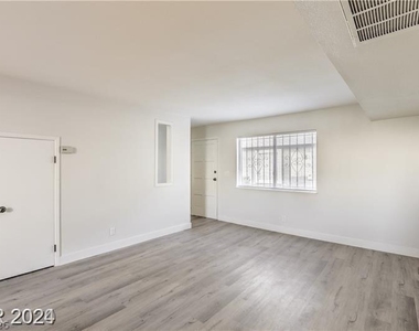 1436 N Jones Boulevard - Photo Thumbnail 7