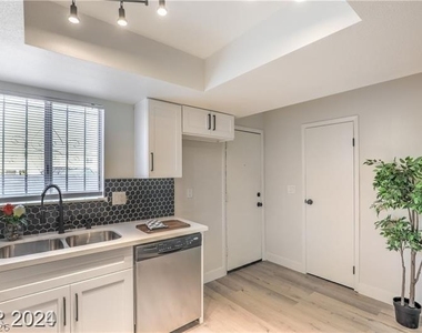 1436 N Jones Boulevard - Photo Thumbnail 6