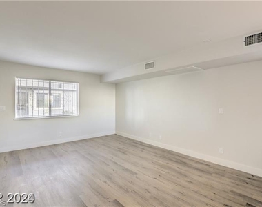1436 N Jones Boulevard - Photo Thumbnail 8