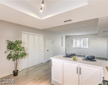 1436 N Jones Boulevard - Photo Thumbnail 2